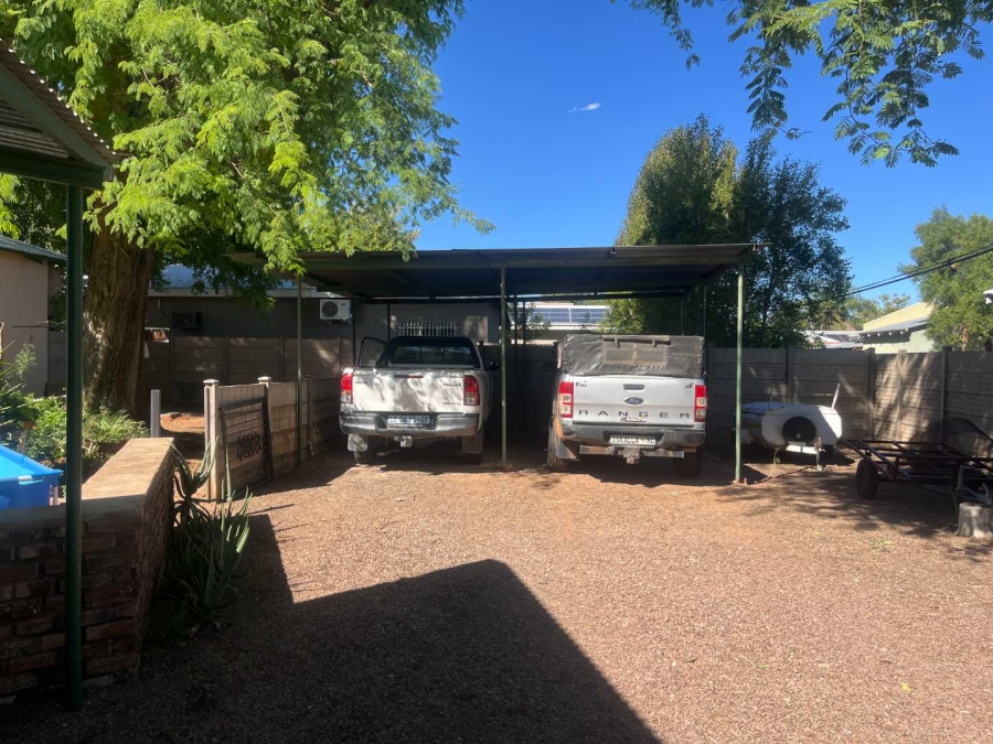 5 Bedroom Property for Sale in Die Rand Northern Cape